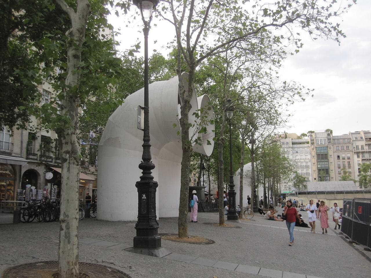 Private Marais Walk